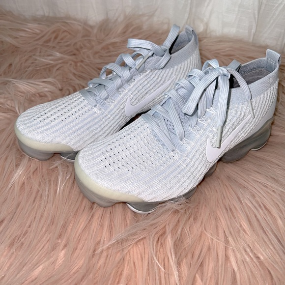 Nike Shoes - Women’s Nike Air VaporMax Flyknit 3 🎊